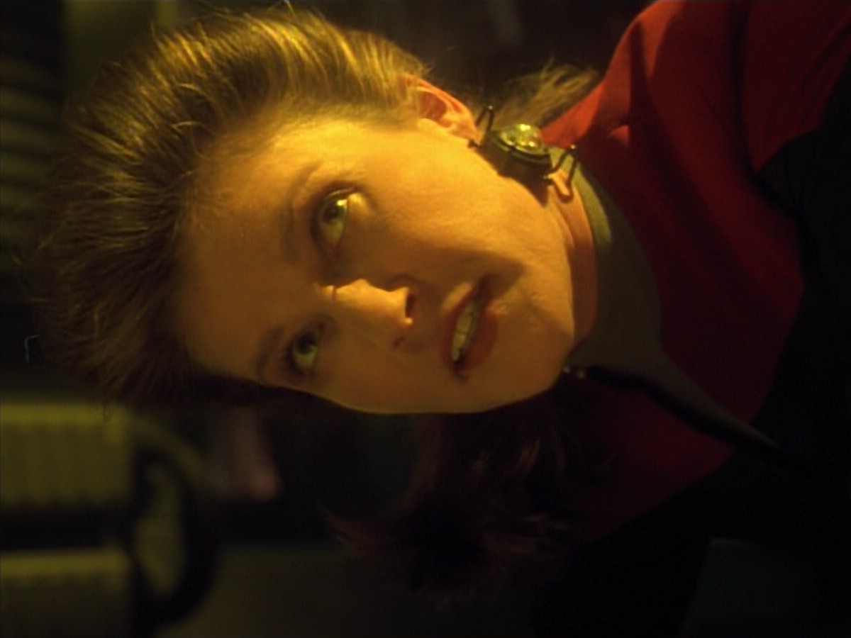 ariane179254_StarTrekVoyager_4x01-ScorpionPart2_0804.jpg