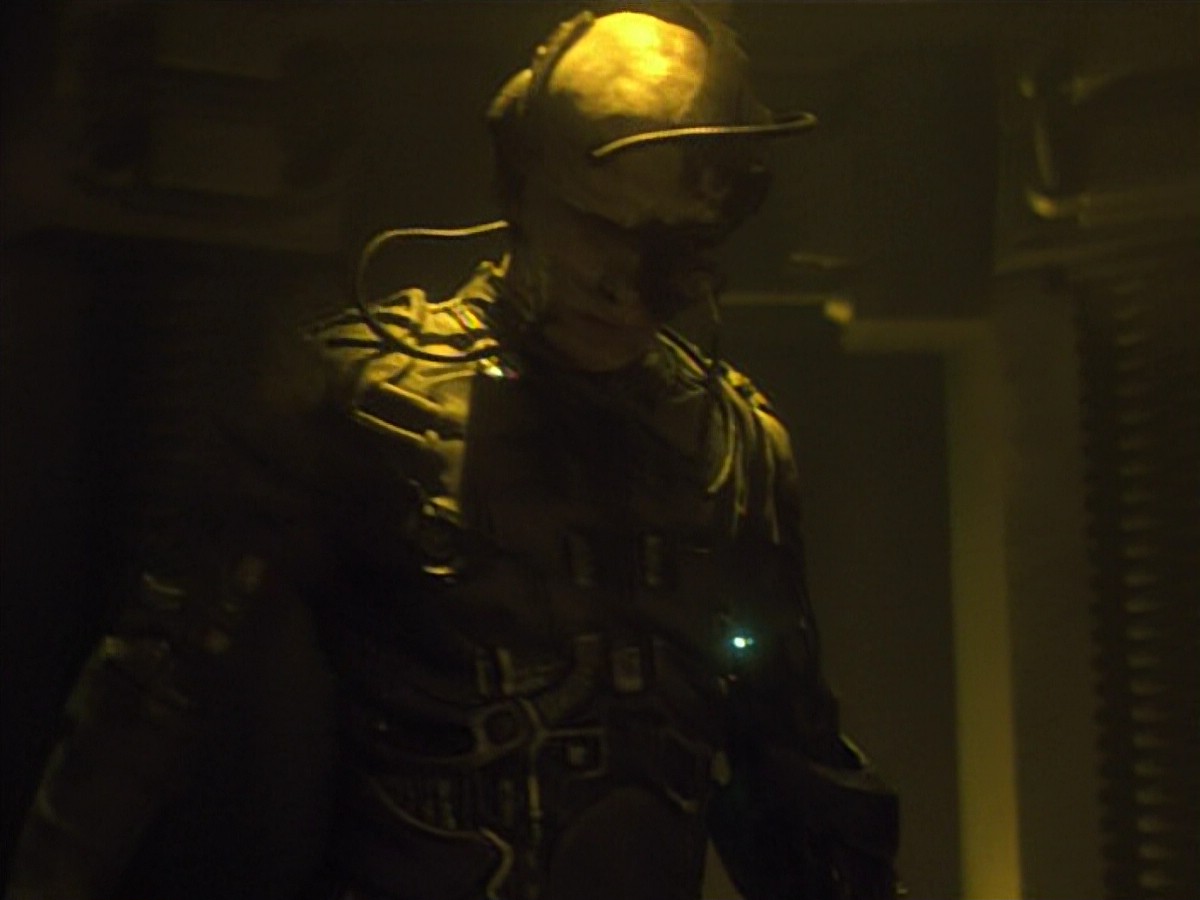 ariane179254_StarTrekVoyager_4x01-ScorpionPart2_0809.jpg