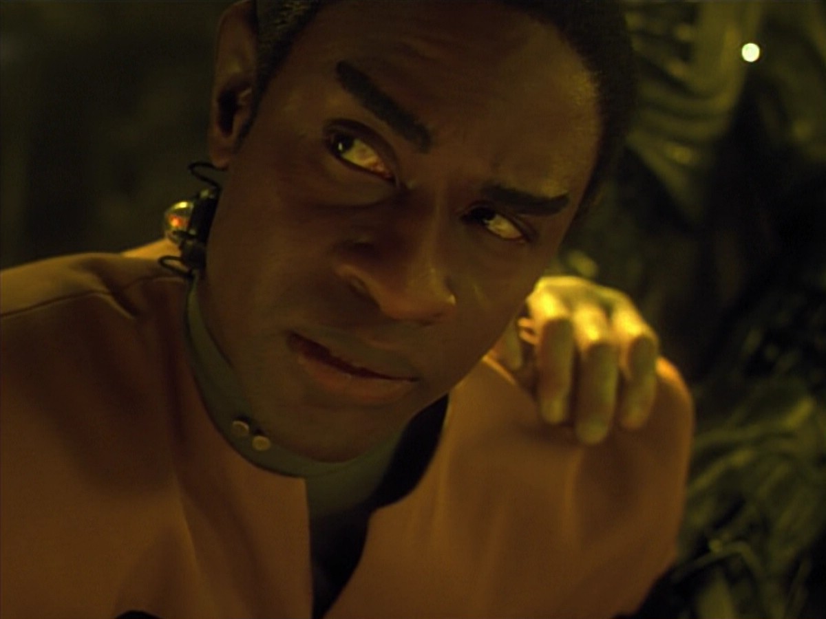 ariane179254_StarTrekVoyager_4x01-ScorpionPart2_0826.jpg