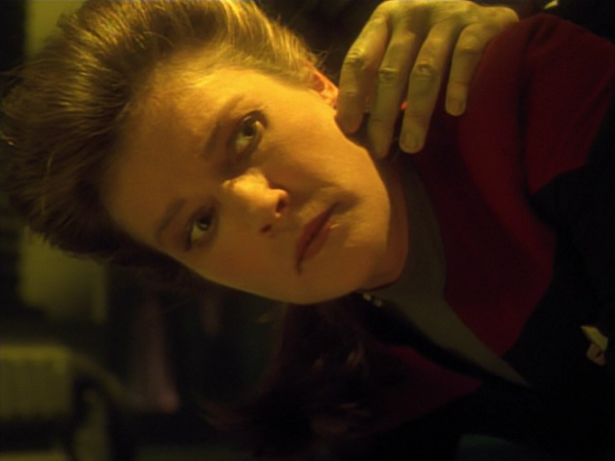 ariane179254_StarTrekVoyager_4x01-ScorpionPart2_0854.jpg