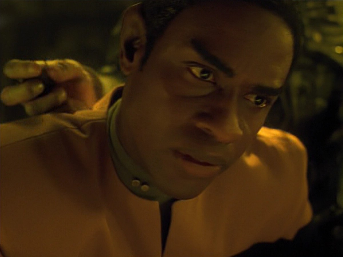 ariane179254_StarTrekVoyager_4x01-ScorpionPart2_0857.jpg