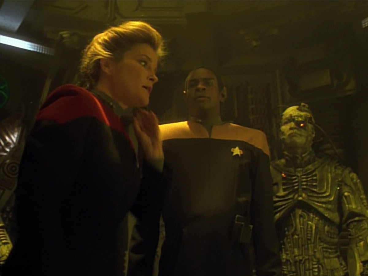 ariane179254_StarTrekVoyager_4x01-ScorpionPart2_0862.jpg