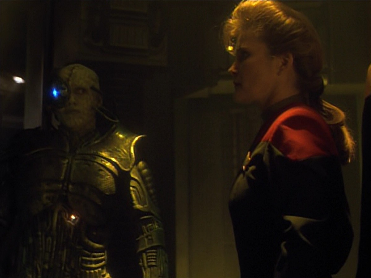 ariane179254_StarTrekVoyager_4x01-ScorpionPart2_0871.jpg
