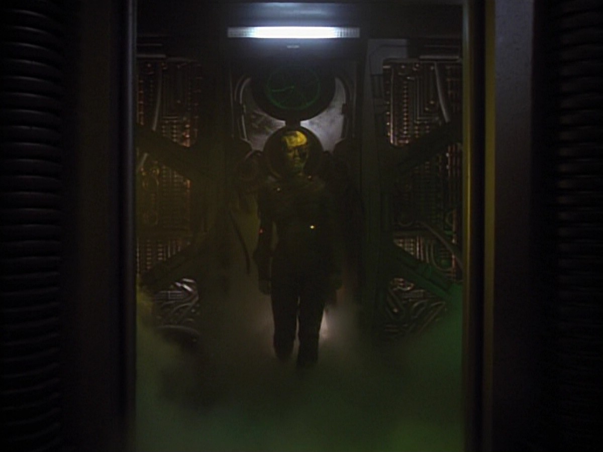 ariane179254_StarTrekVoyager_4x01-ScorpionPart2_0883.jpg
