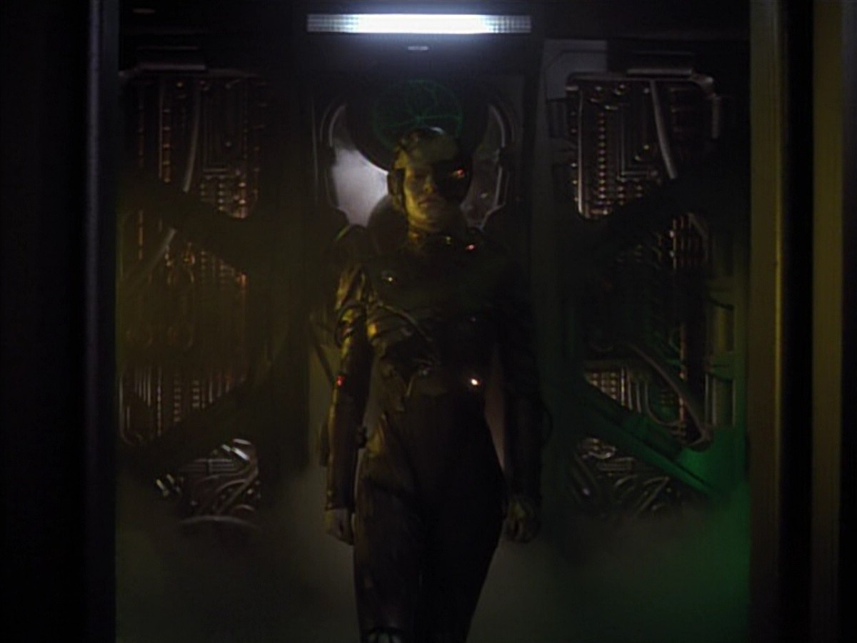ariane179254_StarTrekVoyager_4x01-ScorpionPart2_0886.jpg