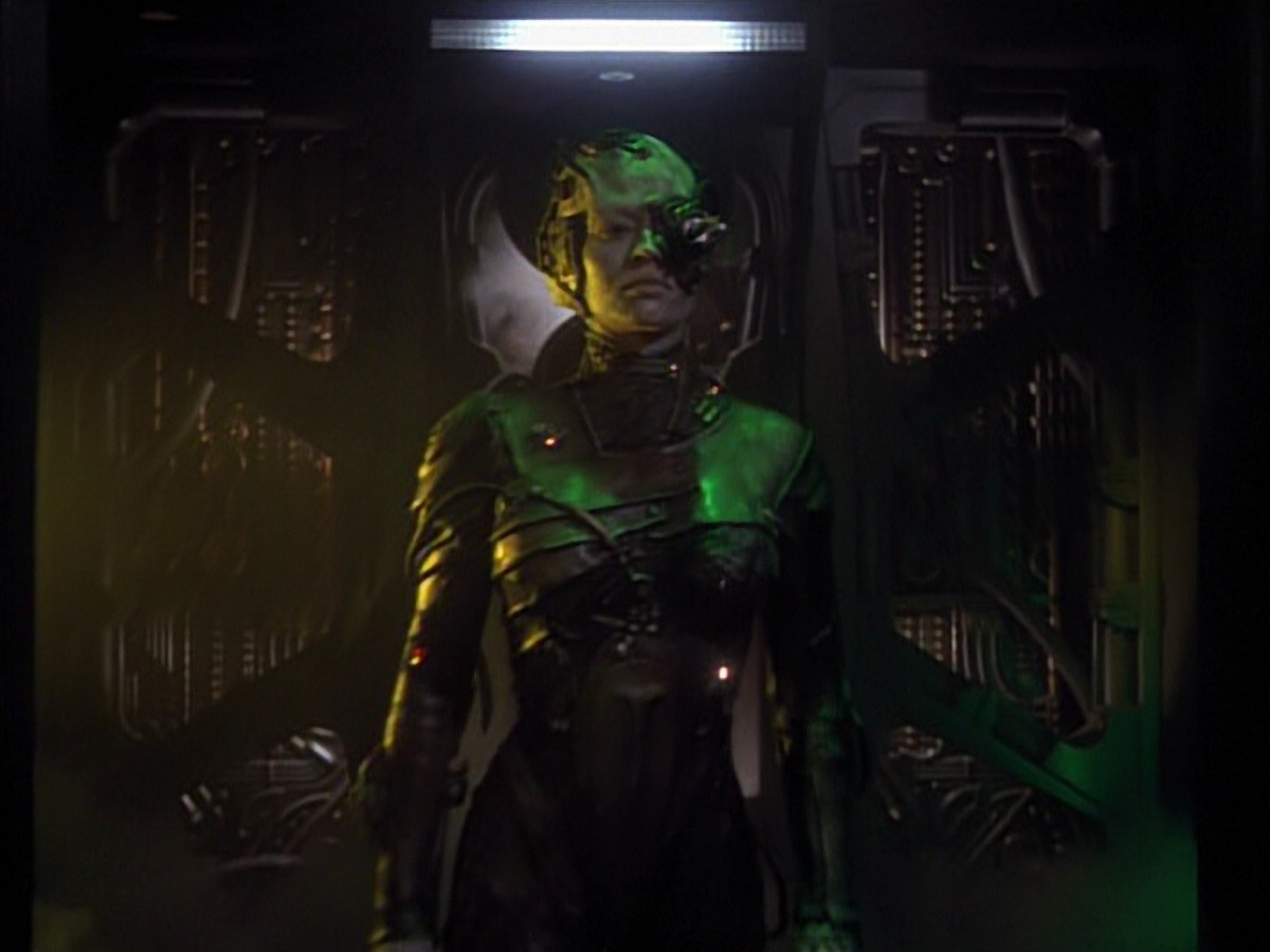 ariane179254_StarTrekVoyager_4x01-ScorpionPart2_0887.jpg