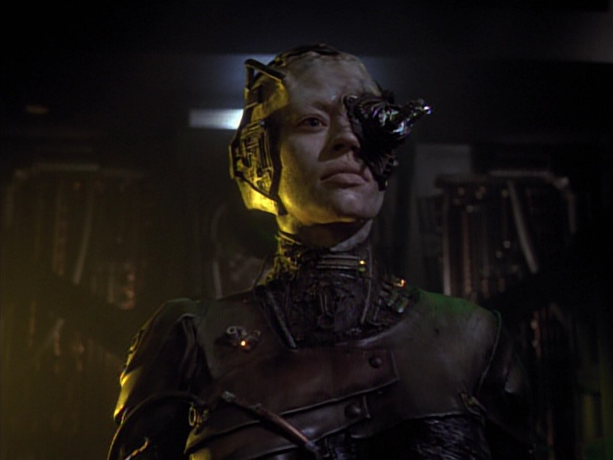 ariane179254_StarTrekVoyager_4x01-ScorpionPart2_0889.jpg