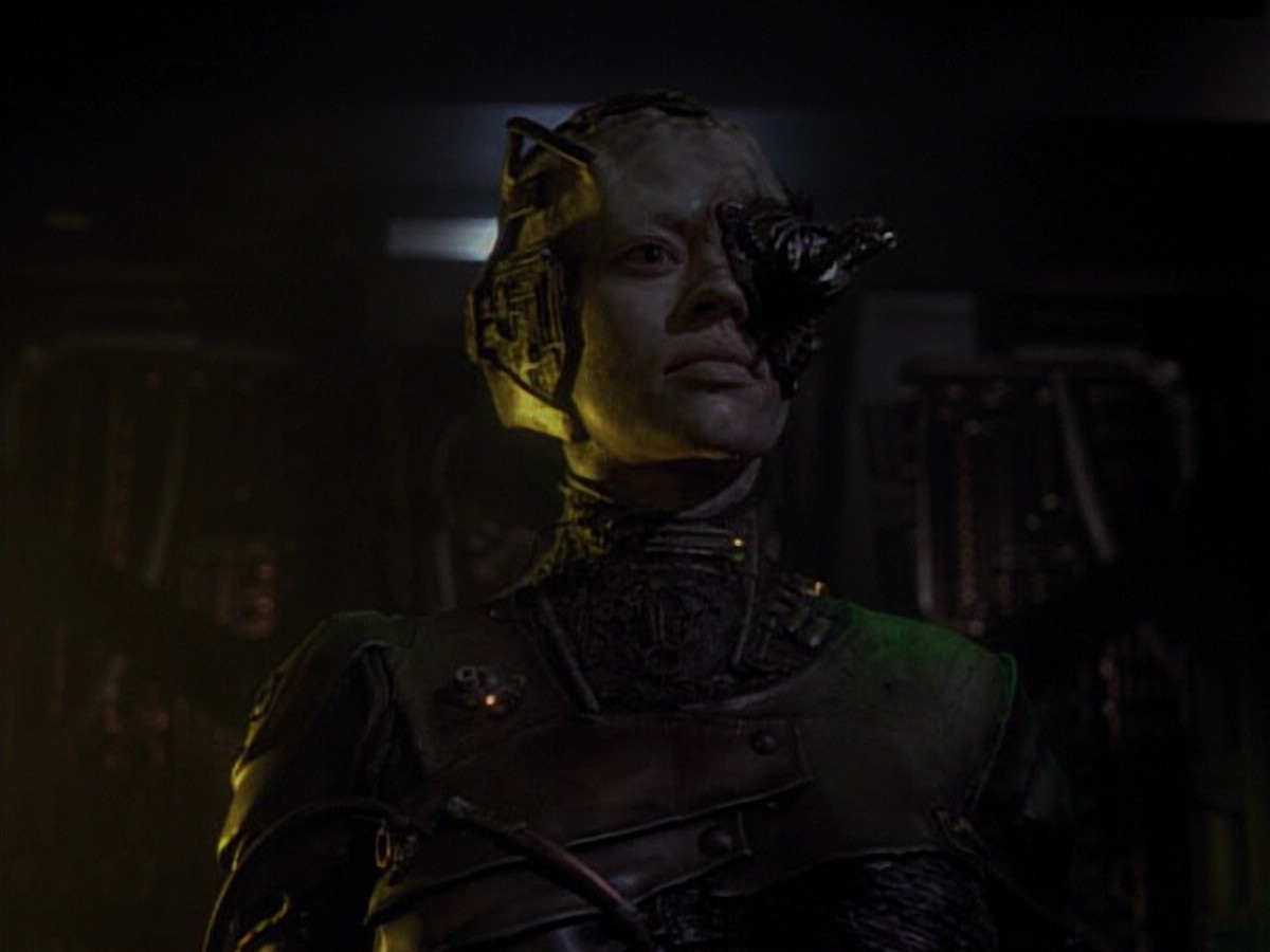 ariane179254_StarTrekVoyager_4x01-ScorpionPart2_0895.jpg