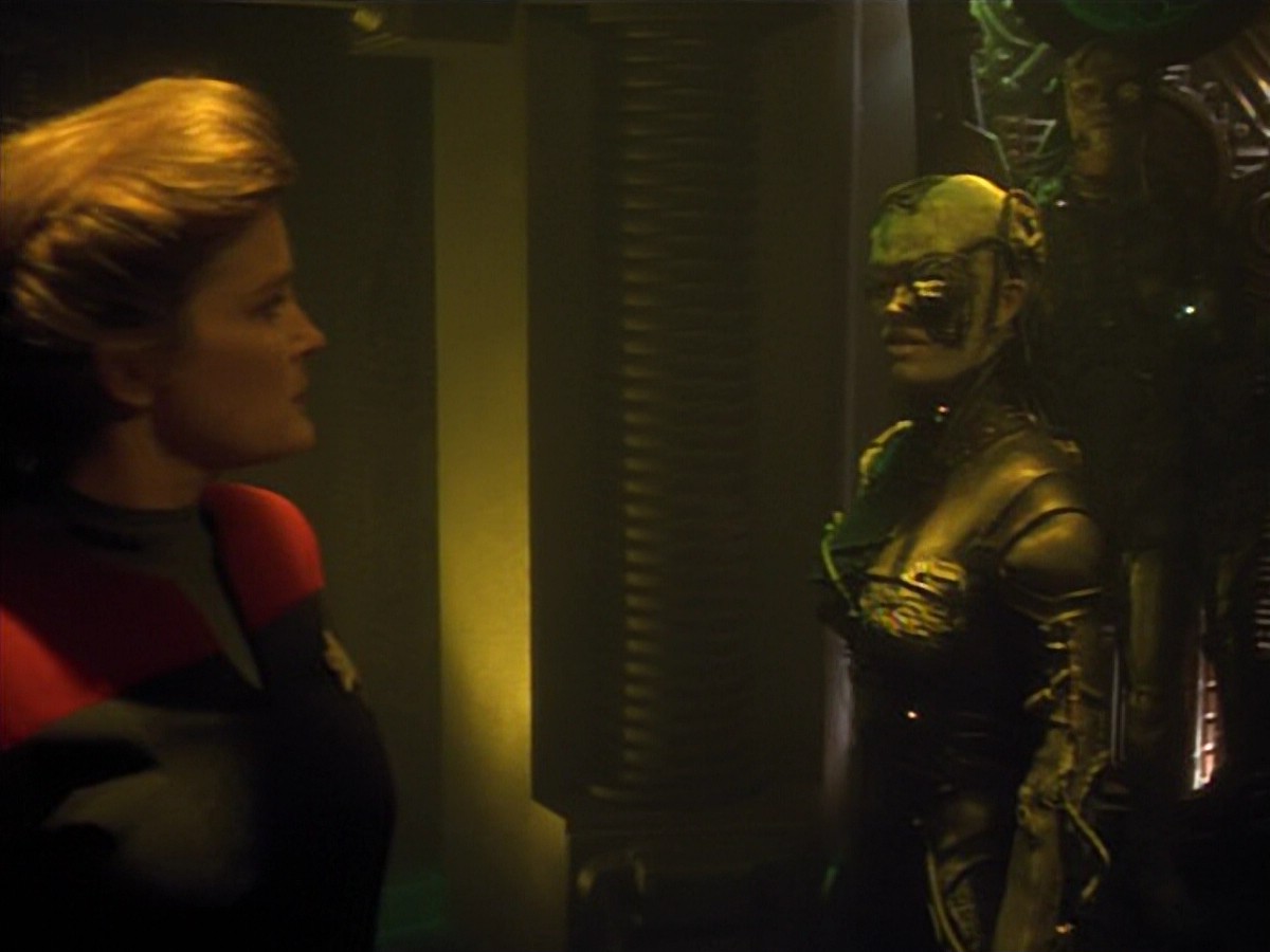 ariane179254_StarTrekVoyager_4x01-ScorpionPart2_0918.jpg