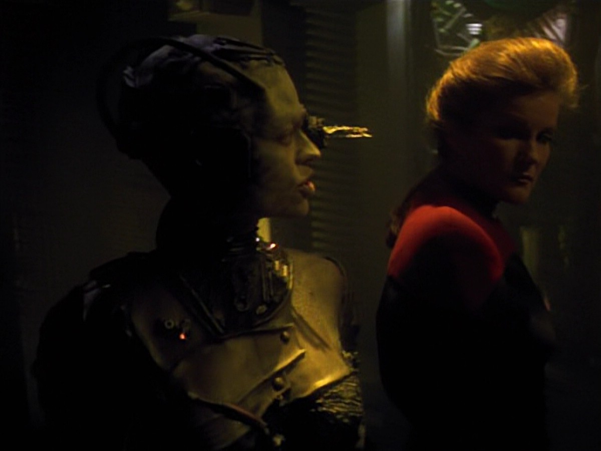 ariane179254_StarTrekVoyager_4x01-ScorpionPart2_0925.jpg