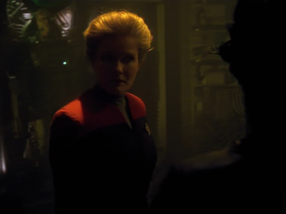 ariane179254_StarTrekVoyager_4x01-ScorpionPart2_0928.jpg