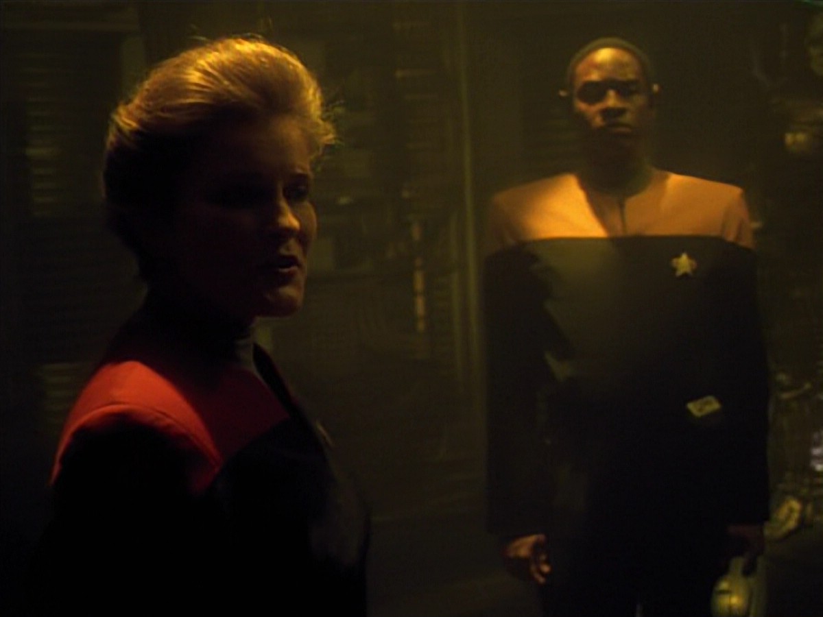 ariane179254_StarTrekVoyager_4x01-ScorpionPart2_0930.jpg
