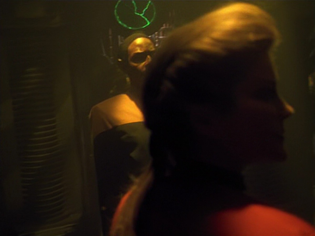 ariane179254_StarTrekVoyager_4x01-ScorpionPart2_0933.jpg
