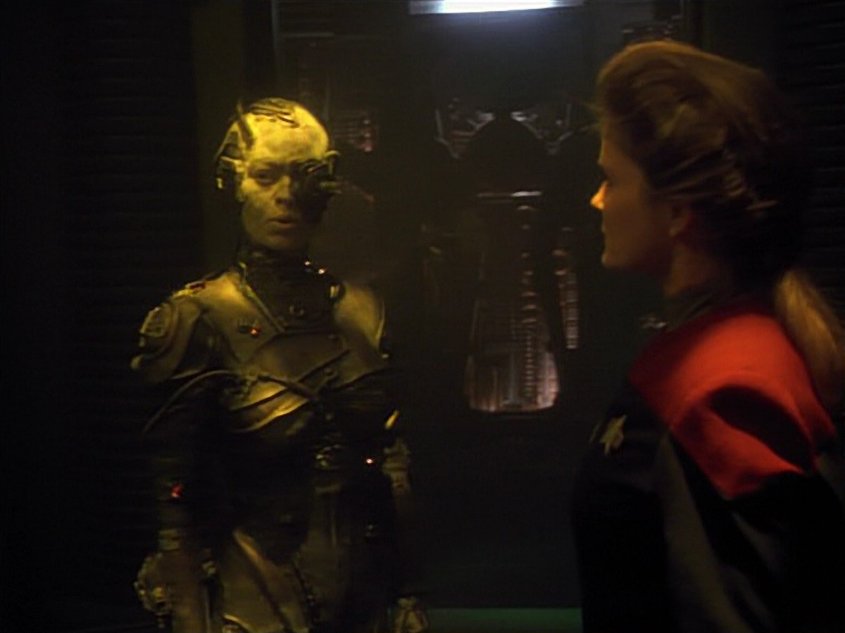 ariane179254_StarTrekVoyager_4x01-ScorpionPart2_0942.jpg
