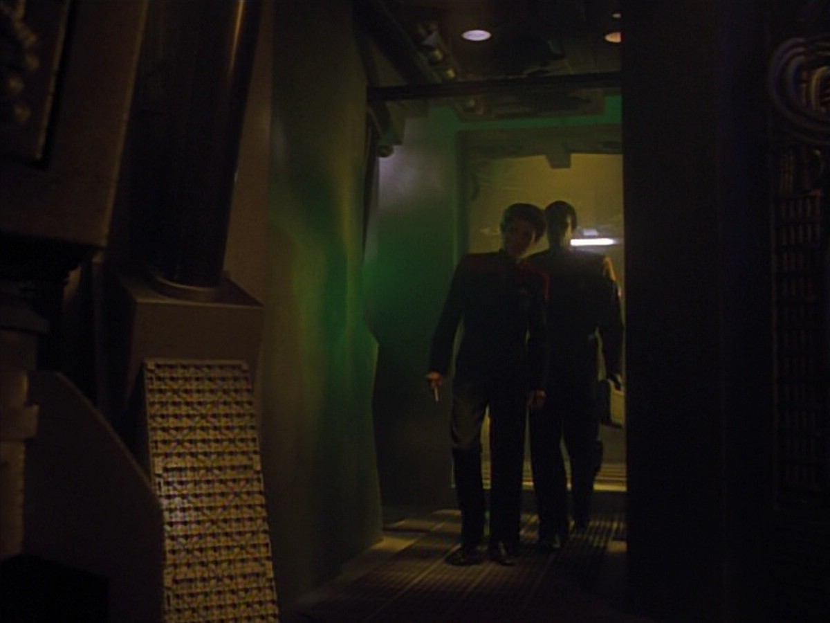 ariane179254_StarTrekVoyager_4x01-ScorpionPart2_0967.jpg