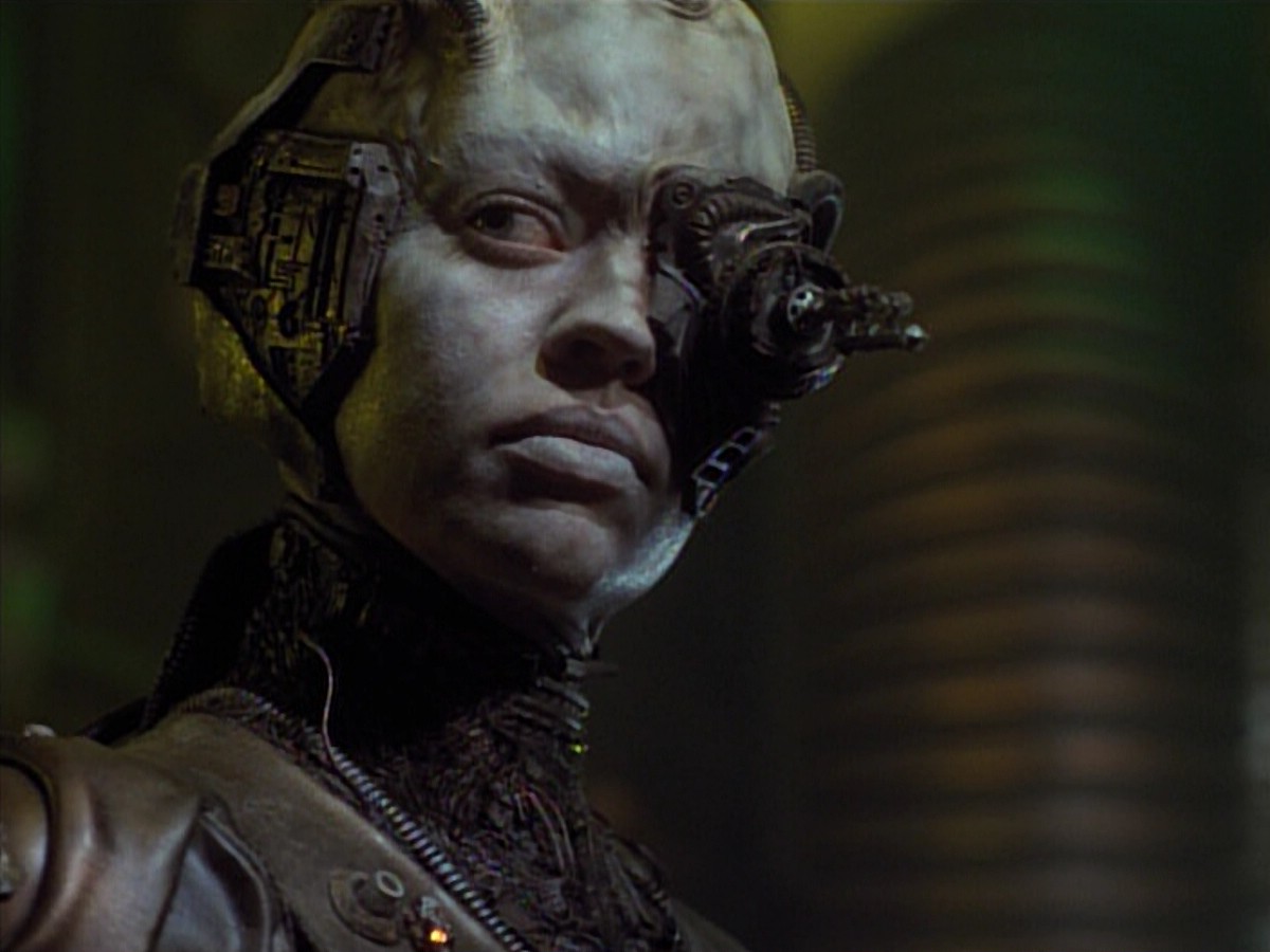 ariane179254_StarTrekVoyager_4x01-ScorpionPart2_1102.jpg