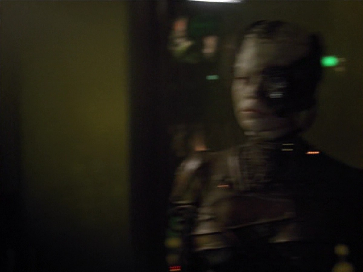 ariane179254_StarTrekVoyager_4x01-ScorpionPart2_1277.jpg