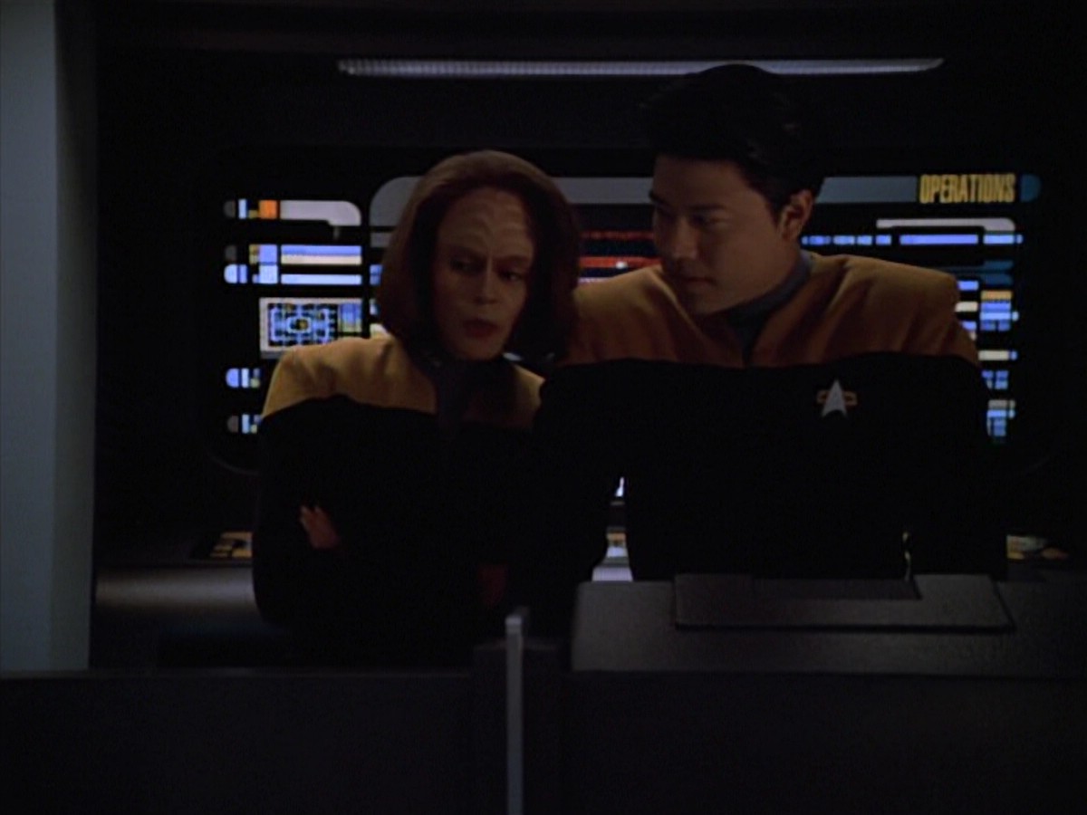 ariane179254_StarTrekVoyager_4x01-ScorpionPart2_1394.jpg