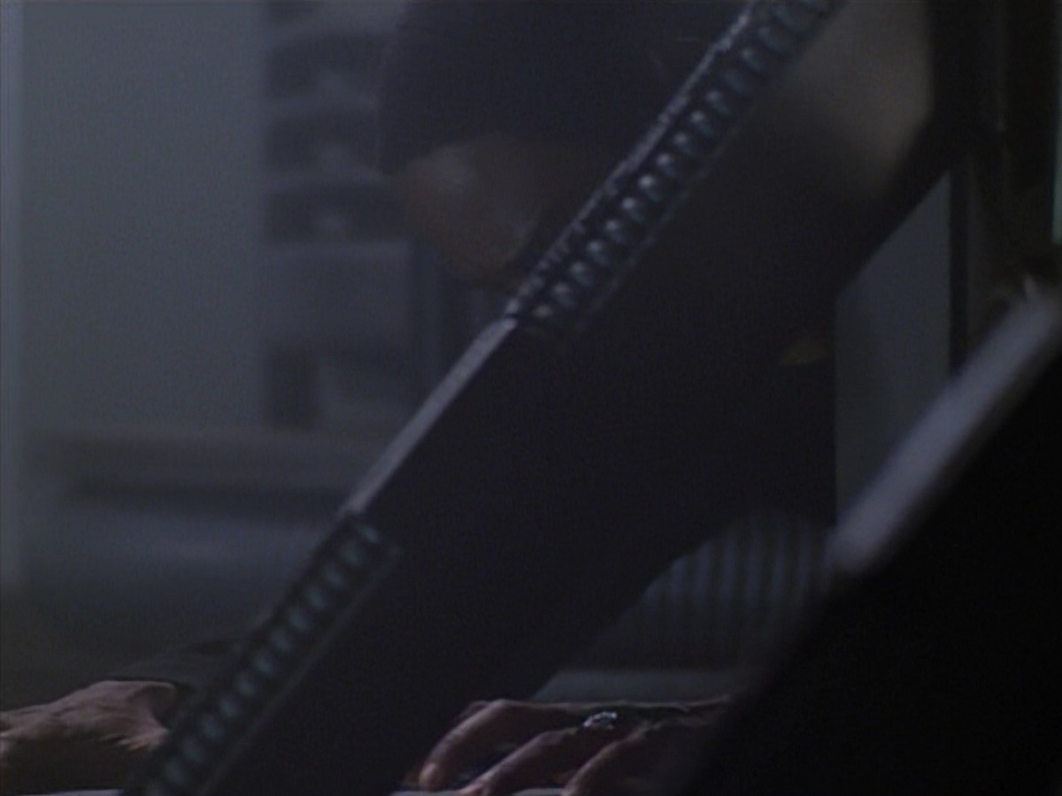 ariane179254_StarTrekVoyager_4x01-ScorpionPart2_1504.jpg