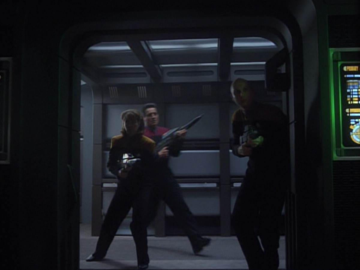 ariane179254_StarTrekVoyager_4x01-ScorpionPart2_1543.jpg