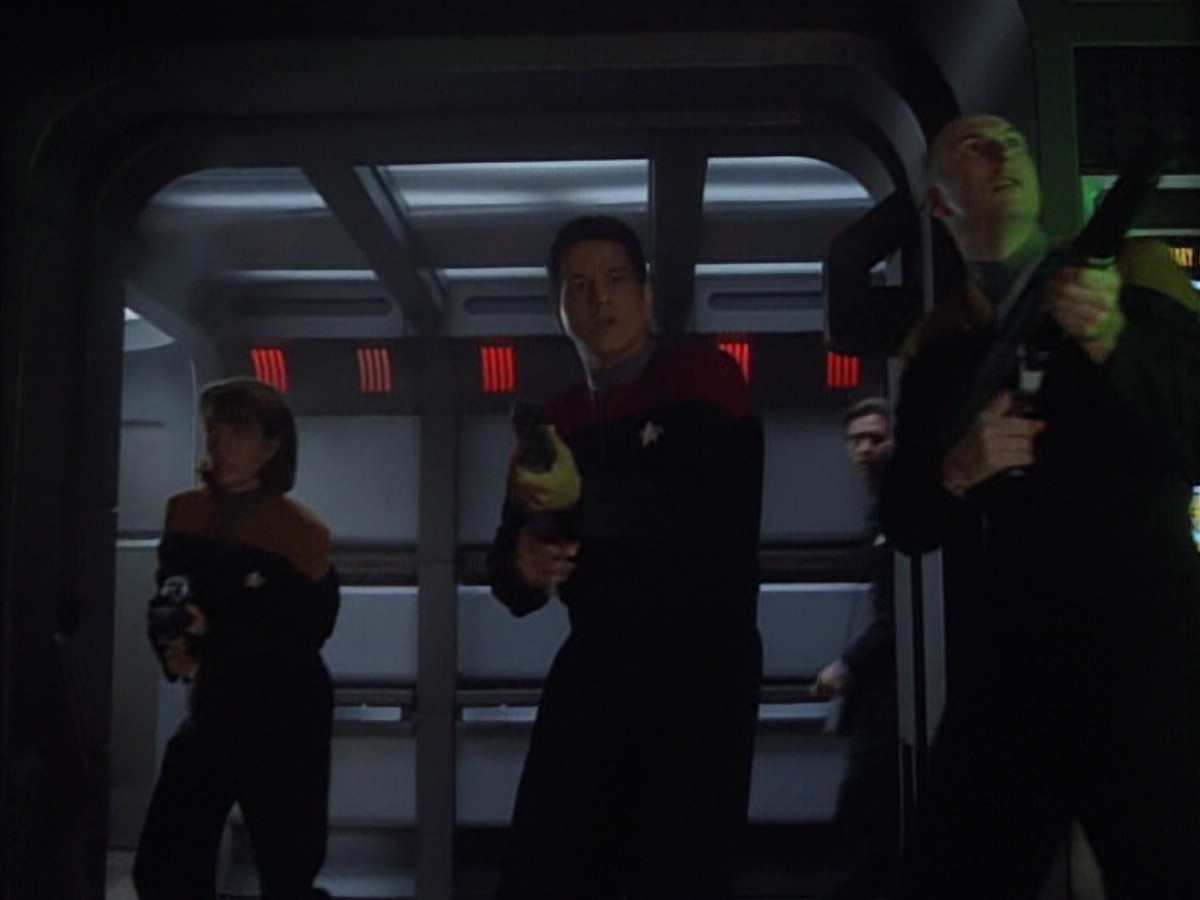 ariane179254_StarTrekVoyager_4x01-ScorpionPart2_1545.jpg