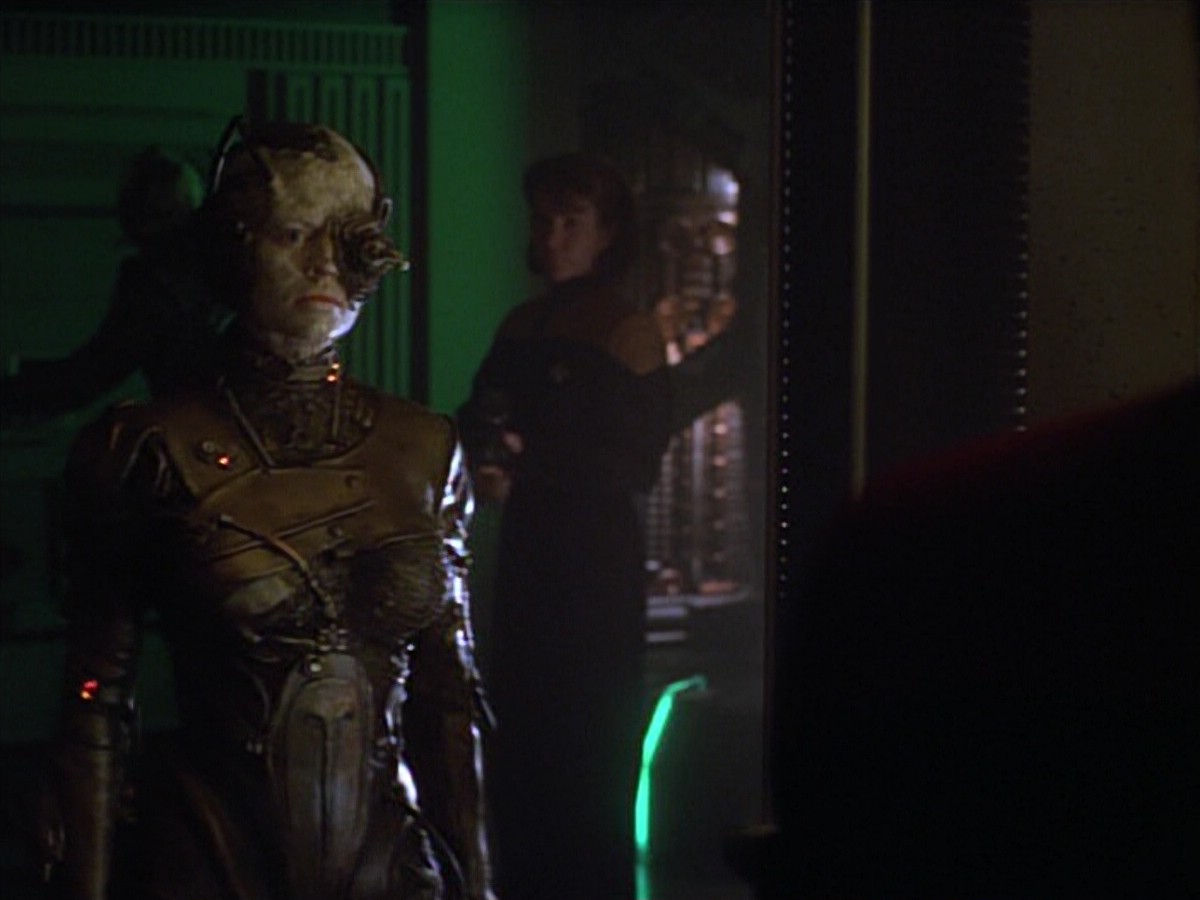 ariane179254_StarTrekVoyager_4x01-ScorpionPart2_1599.jpg