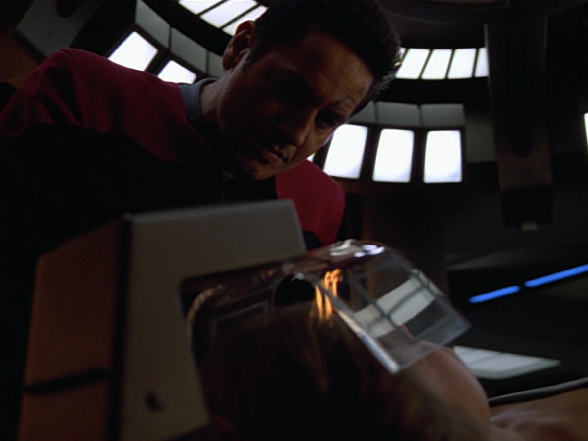 ariane179254_StarTrekVoyager_4x01-ScorpionPart2_2199.jpg