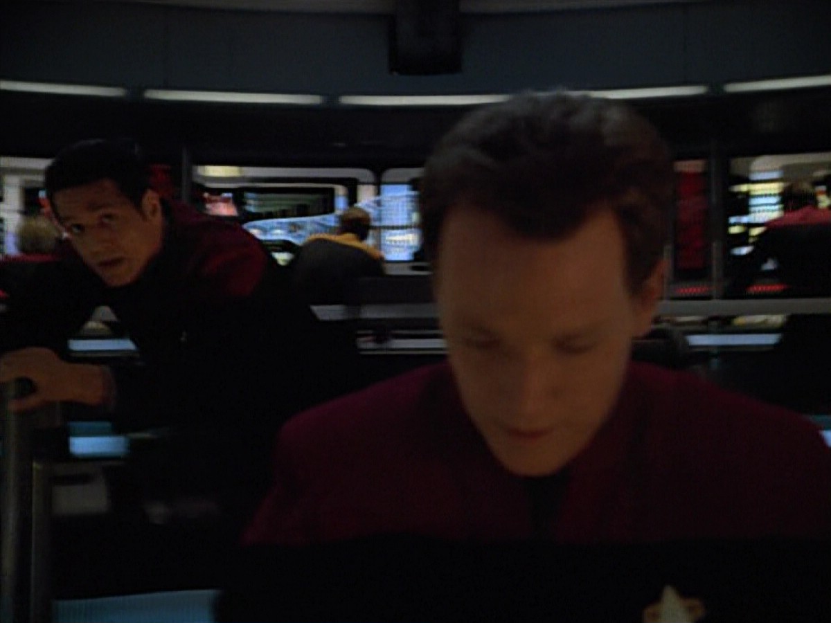 ariane179254_StarTrekVoyager_4x01-ScorpionPart2_2444.jpg