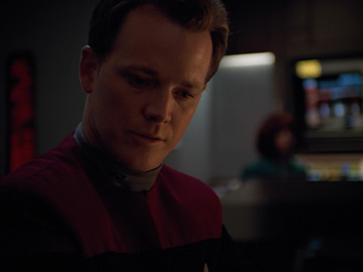 ariane179254_StarTrekVoyager_4x01-ScorpionPart2_2461.jpg