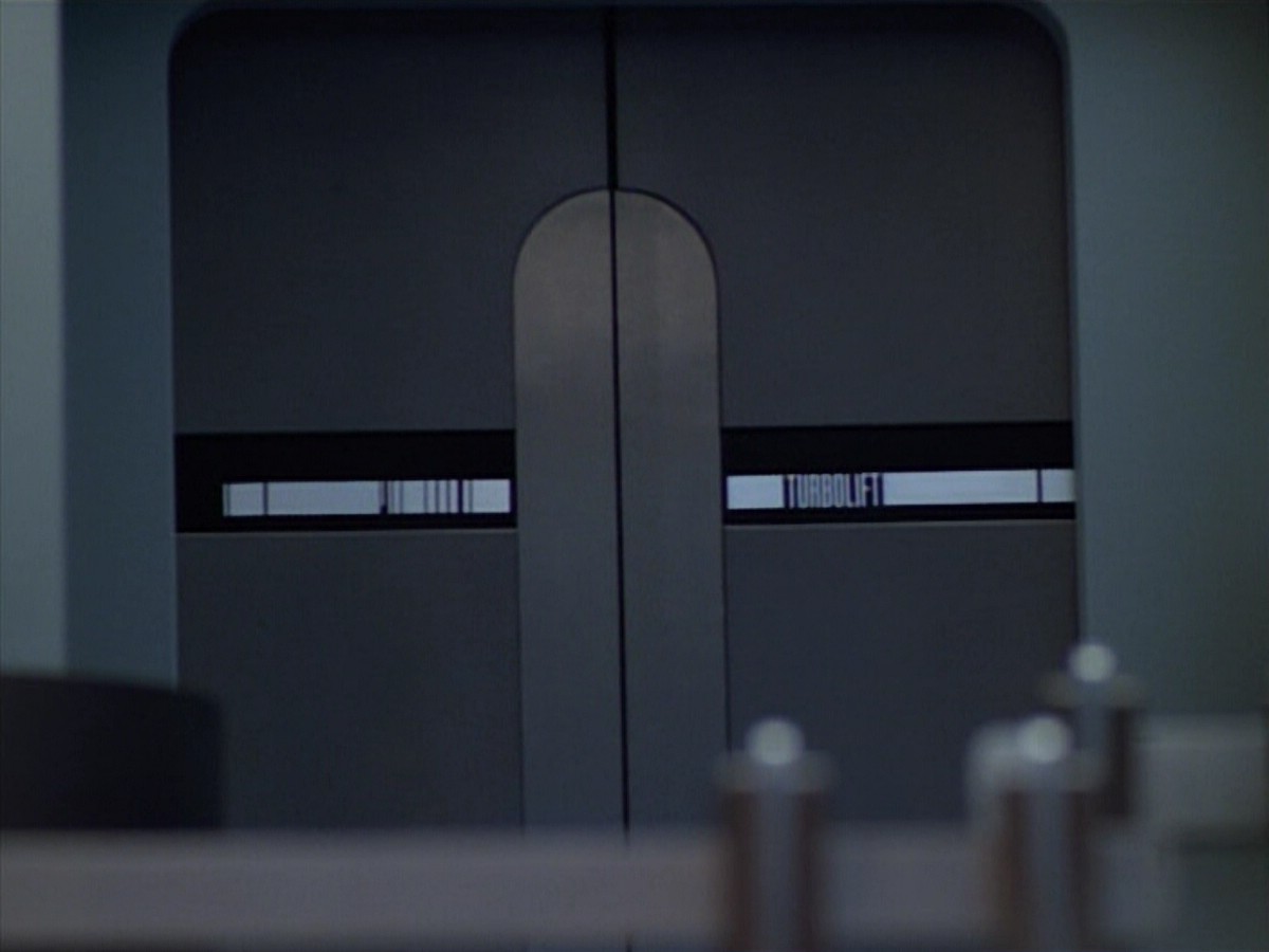 ariane179254_StarTrekVoyager_4x01-ScorpionPart2_2517.jpg