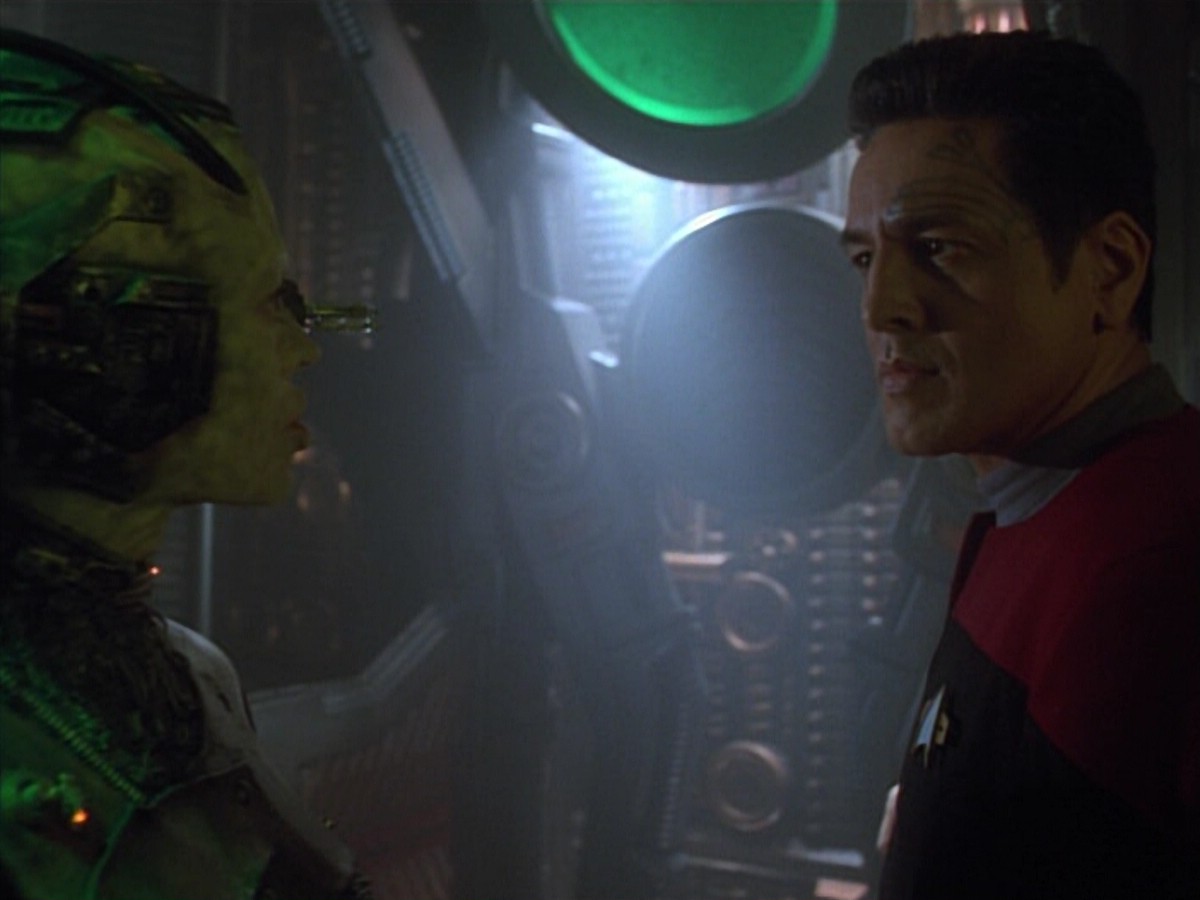 ariane179254_StarTrekVoyager_4x01-ScorpionPart2_2655.jpg