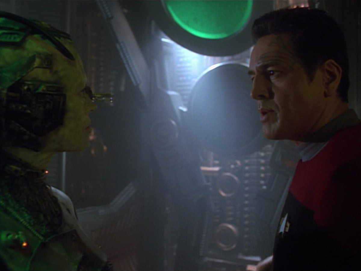ariane179254_StarTrekVoyager_4x01-ScorpionPart2_2656.jpg