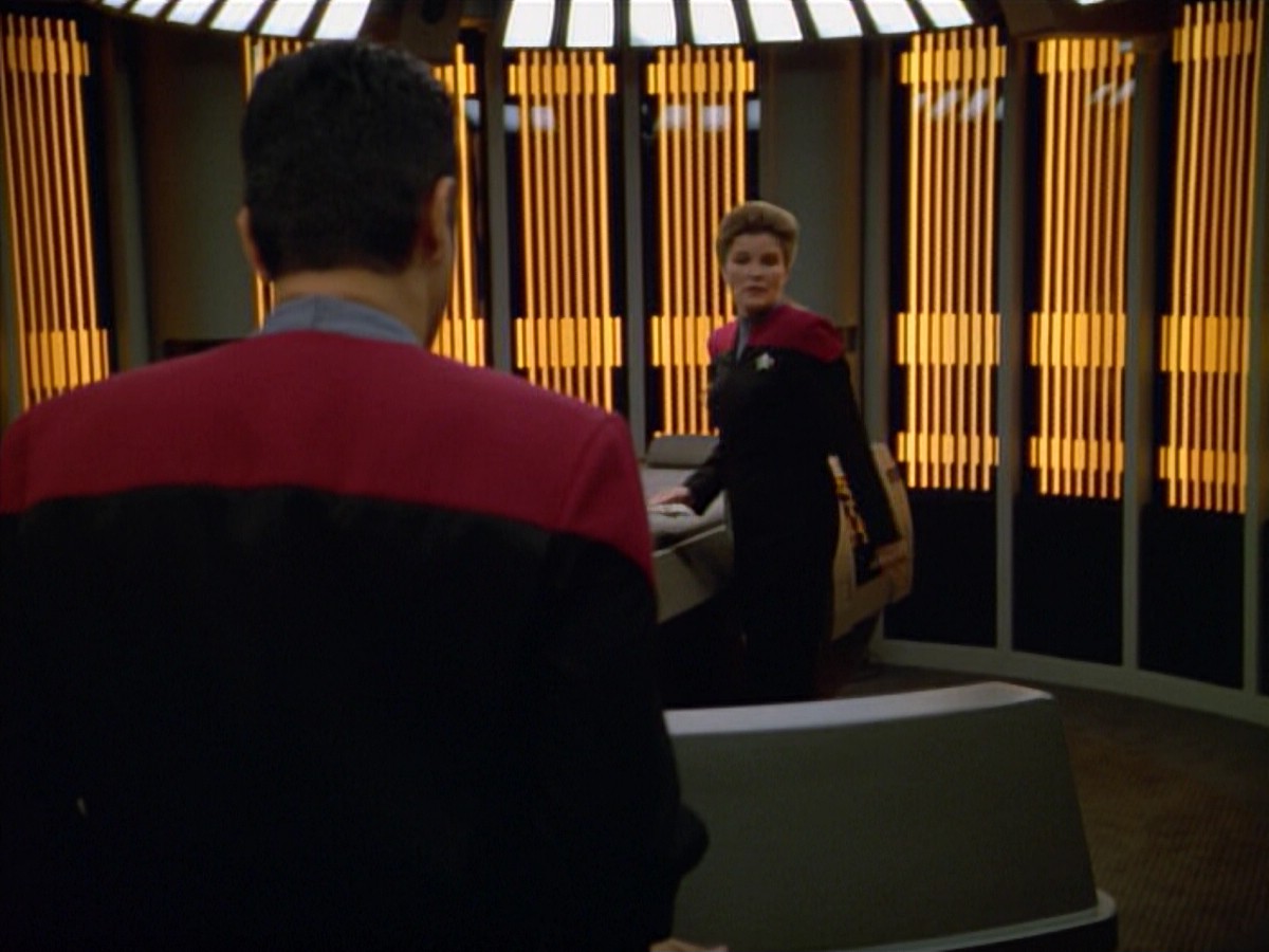 ariane179254_StarTrekVoyager_4x01-ScorpionPart2_2719.jpg