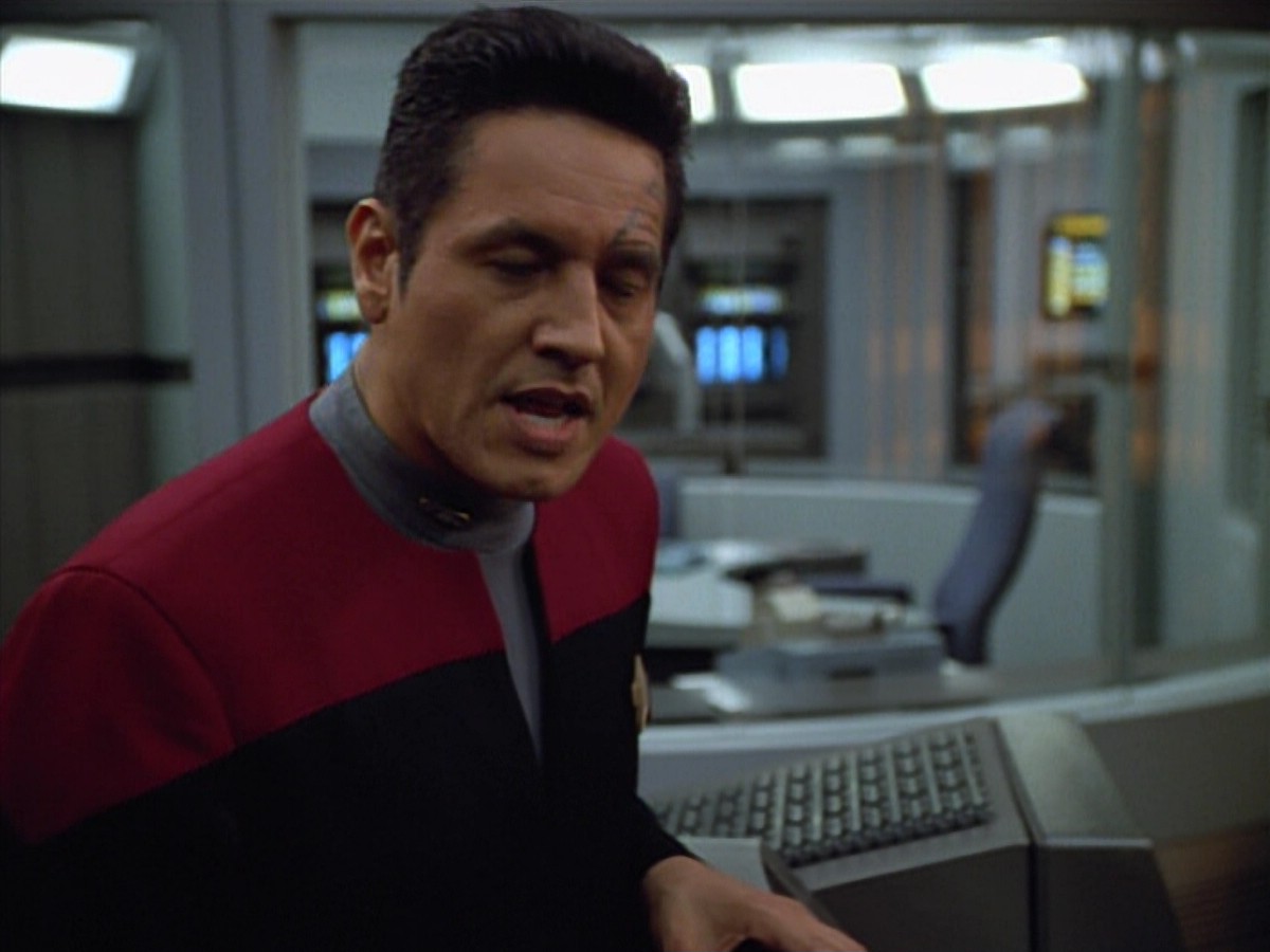 ariane179254_StarTrekVoyager_4x01-ScorpionPart2_2789.jpg