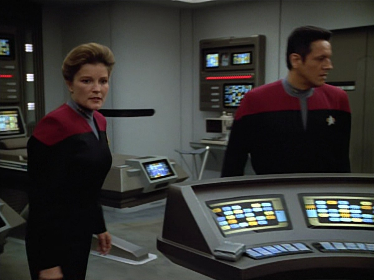 ariane179254_StarTrekVoyager_4x01-ScorpionPart2_2840.jpg