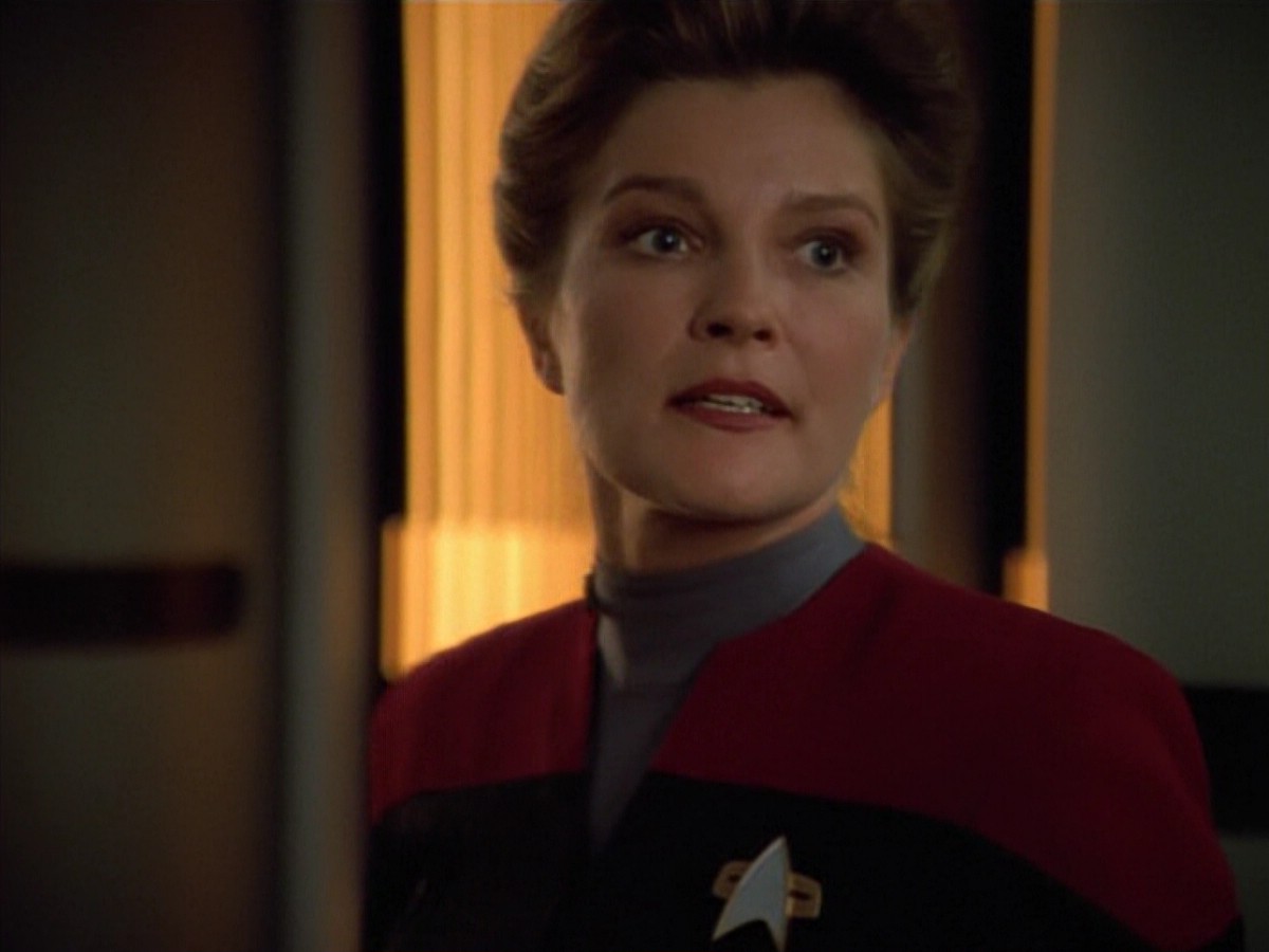 ariane179254_StarTrekVoyager_4x01-ScorpionPart2_2846.jpg