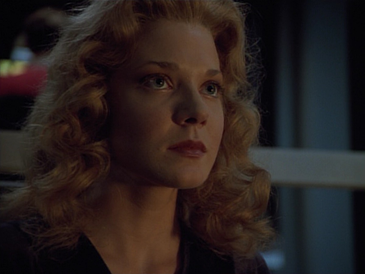 ariane179254_StarTrekVoyager_4x01-ScorpionPart2_3161.jpg