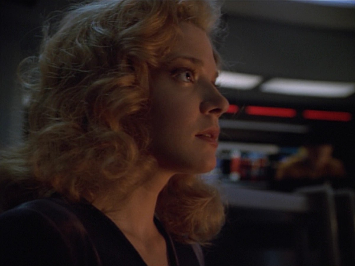 ariane179254_StarTrekVoyager_4x01-ScorpionPart2_3296.jpg