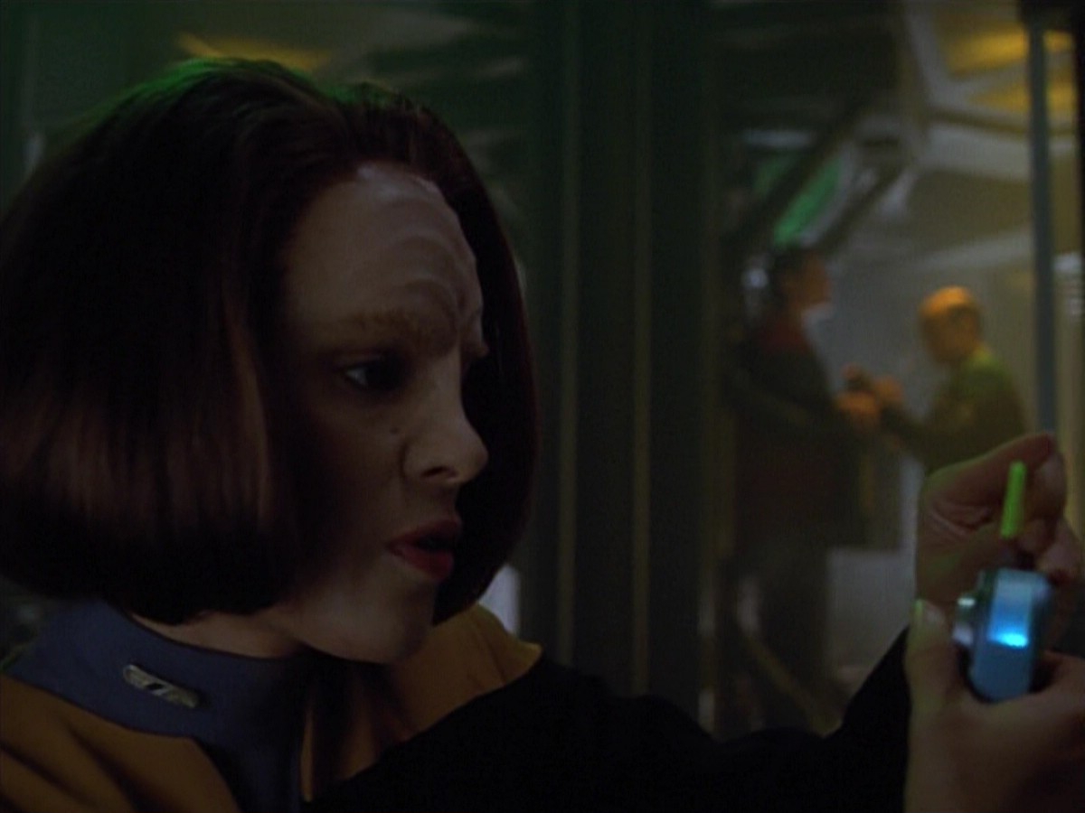 ariane179254_StarTrekVoyager_4x01-ScorpionPart2_3469.jpg