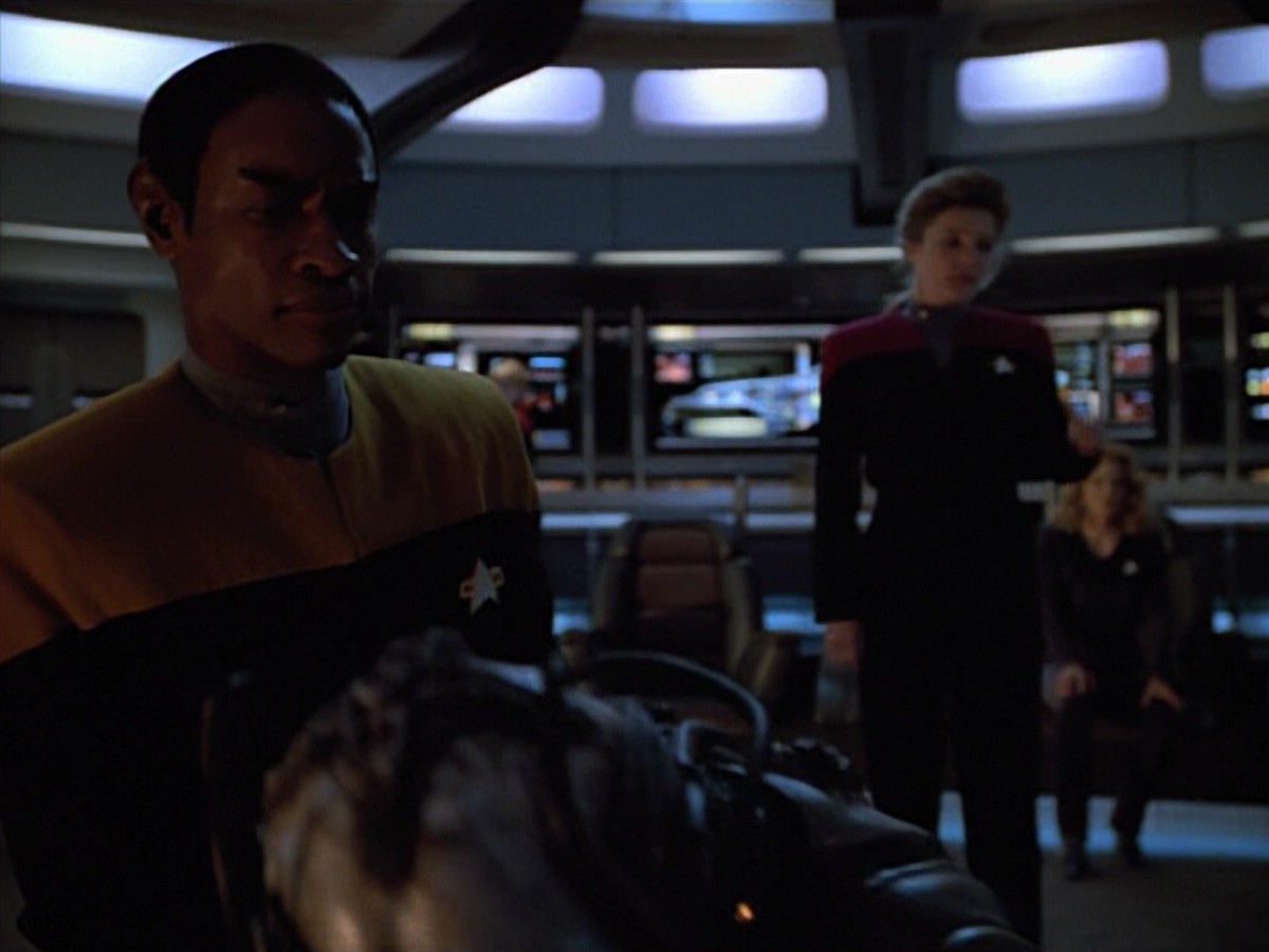 ariane179254_StarTrekVoyager_4x01-ScorpionPart2_3560.jpg