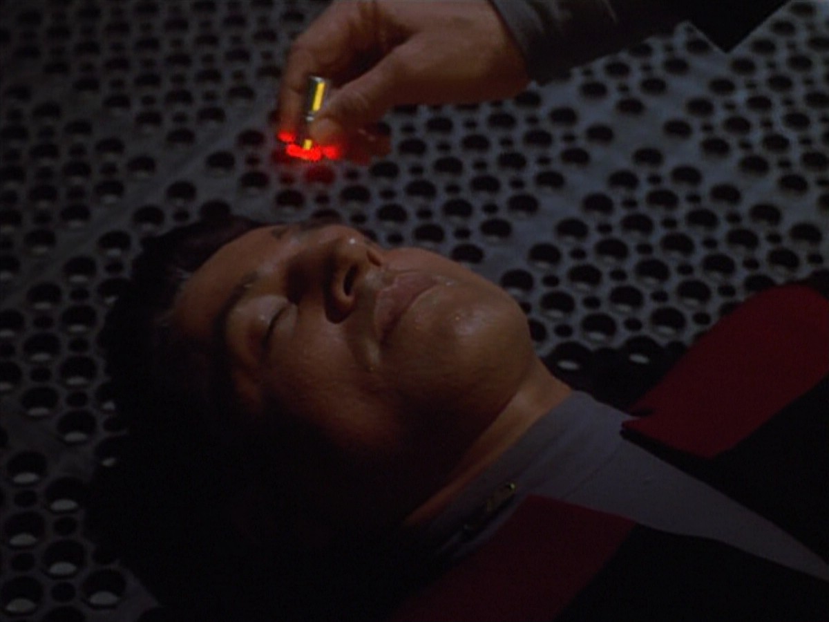 ariane179254_StarTrekVoyager_4x01-ScorpionPart2_3563.jpg