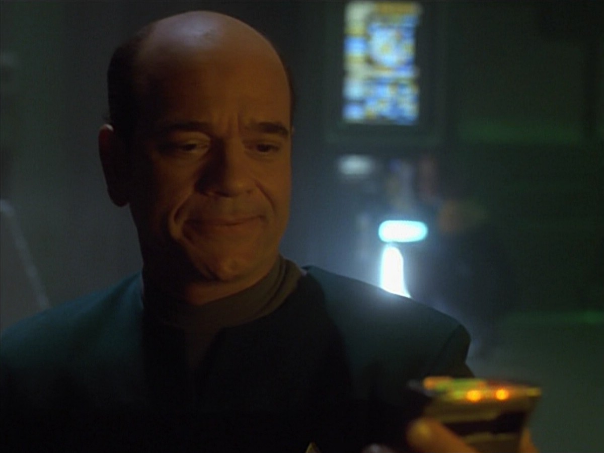 ariane179254_StarTrekVoyager_4x01-ScorpionPart2_3571.jpg