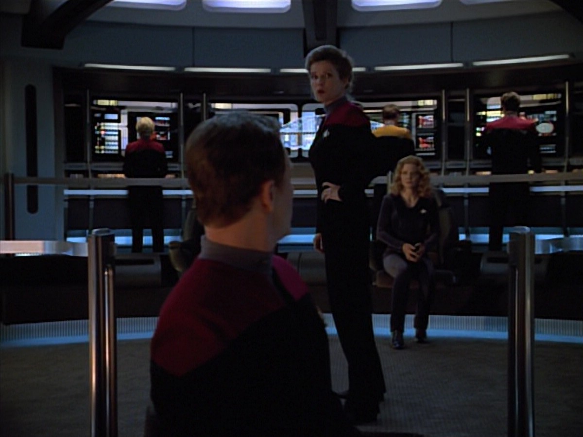 ariane179254_StarTrekVoyager_4x01-ScorpionPart2_3580.jpg