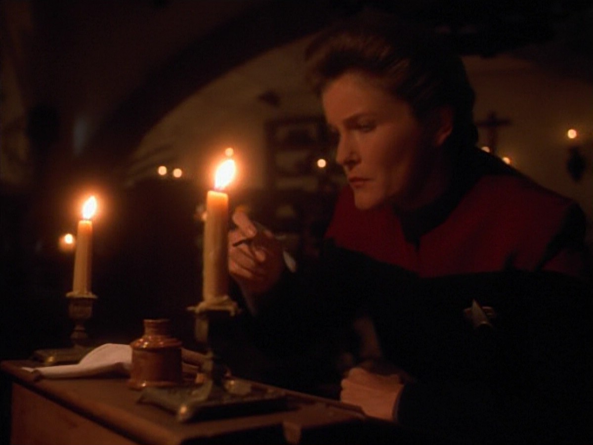 ariane179254_StarTrekVoyager_4x01-ScorpionPart2_3621.jpg