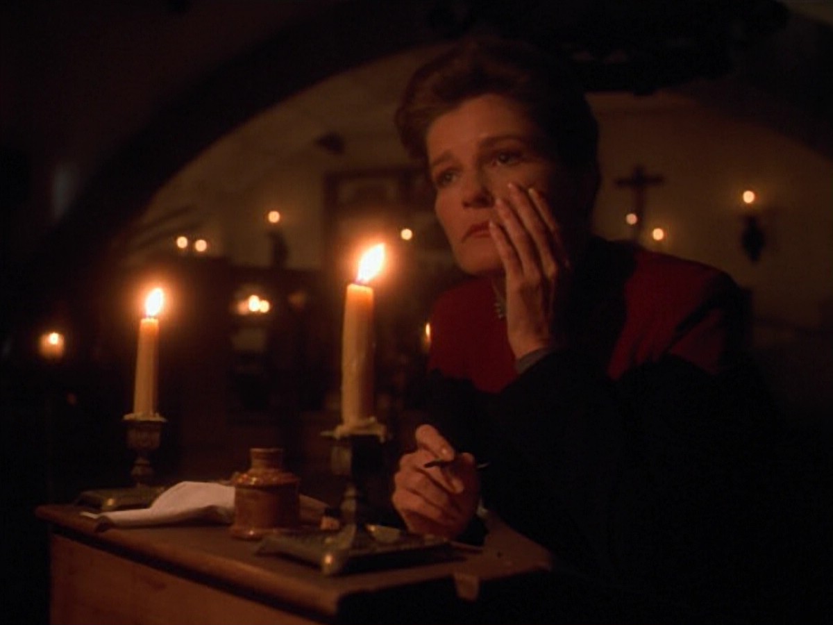 ariane179254_StarTrekVoyager_4x01-ScorpionPart2_3627.jpg