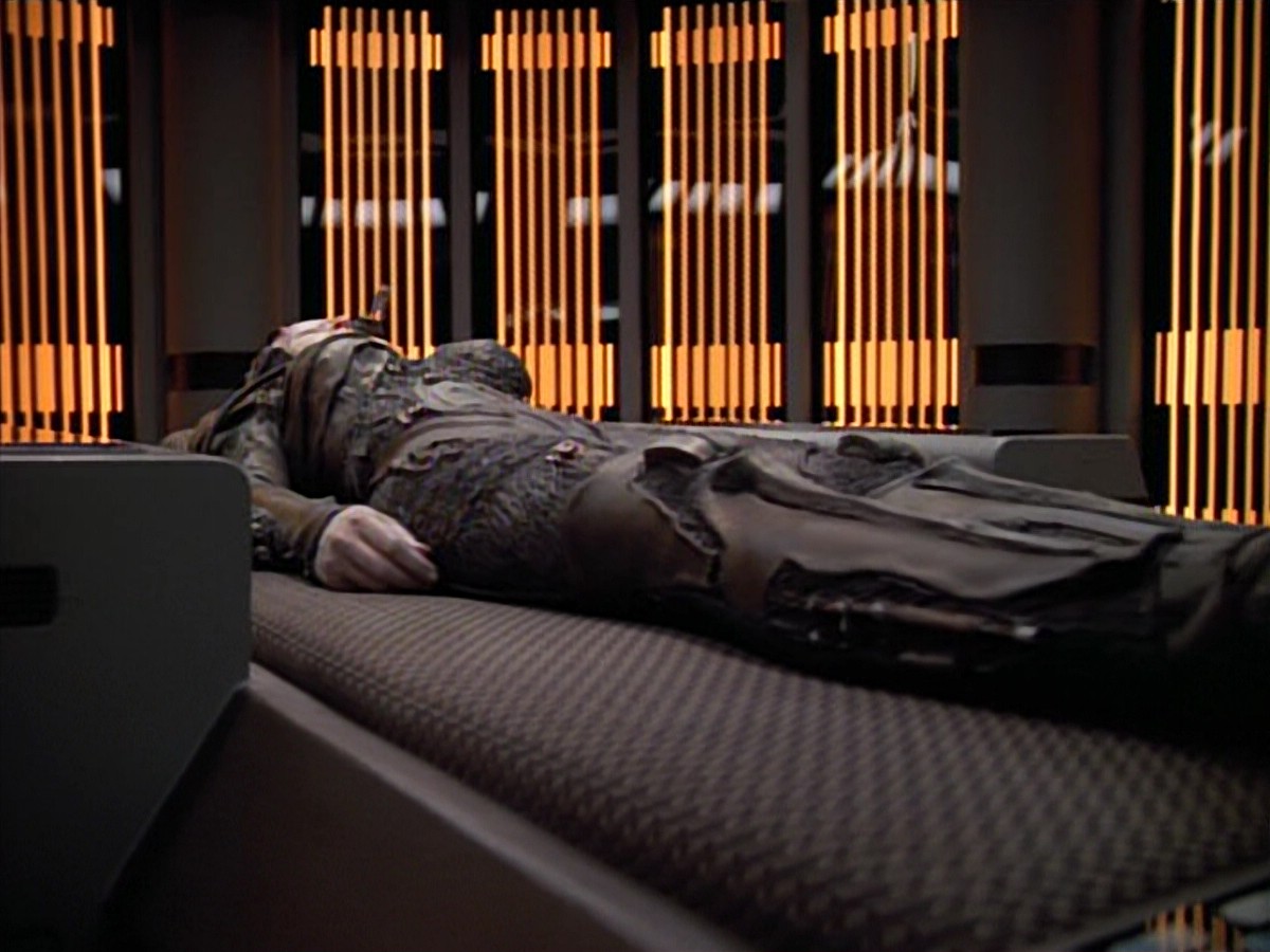 ariane179254_StarTrekVoyager_4x01-ScorpionPart2_3779.jpg