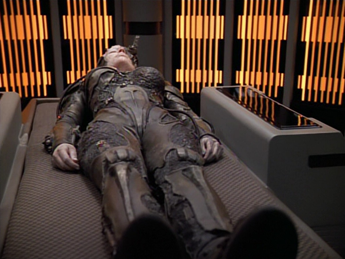 ariane179254_StarTrekVoyager_4x01-ScorpionPart2_3786.jpg