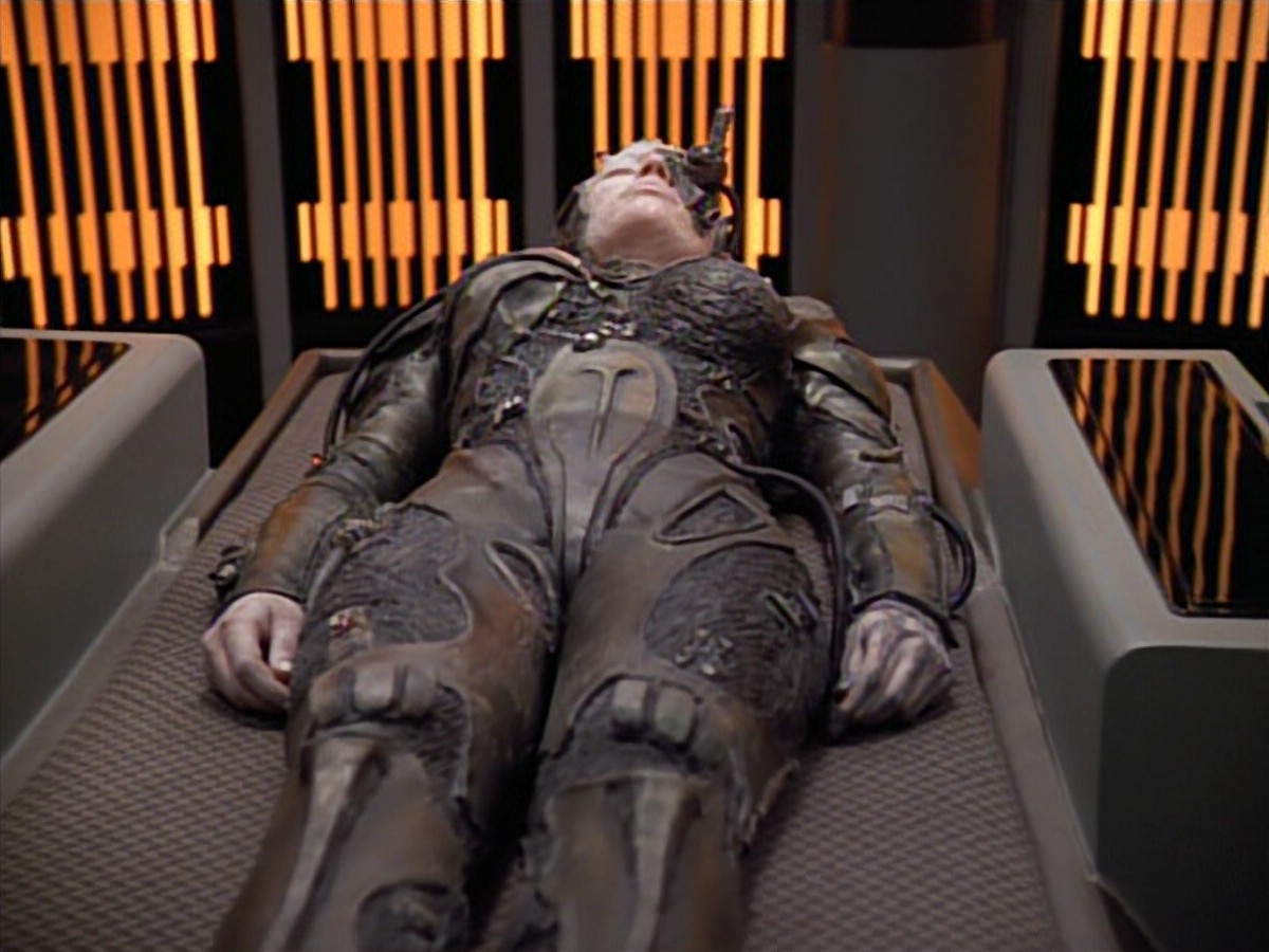 ariane179254_StarTrekVoyager_4x01-ScorpionPart2_3790.jpg