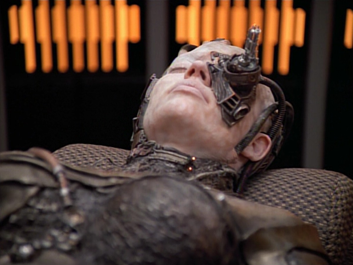 ariane179254_StarTrekVoyager_4x01-ScorpionPart2_3805.jpg