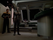 ariane179254_StarTrekVoyager_4x01-ScorpionPart2_2044.jpg